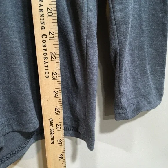 Cincinnati Reds Long Sleeve Hooded T-Shirt Womens M Gray Baseball MLB Logo Sport - Picture 4 of 9